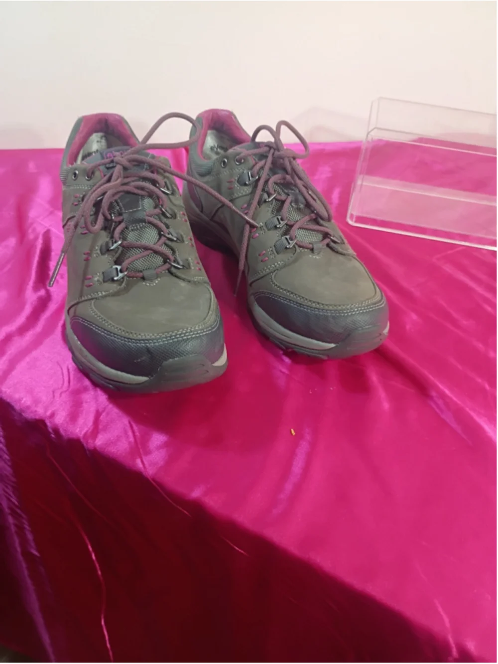 Ahnu Women's SZ 10 Montara eVent Waterproof Hiking Shoes w Vibram Soles